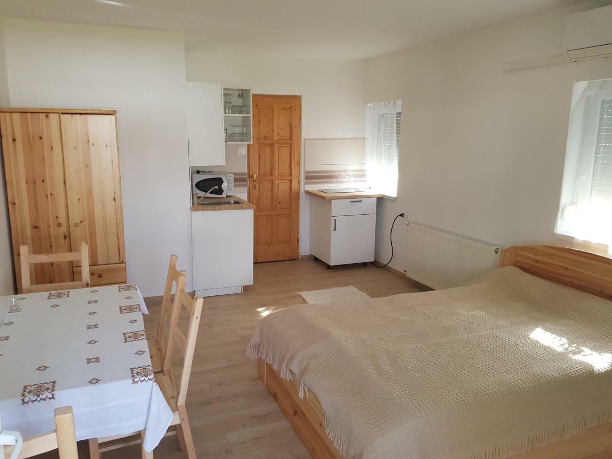 Pagrepe Apartman Balatonvilagos Exterior photo